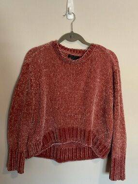 Romeo & Juliet Couture Plush Chenille Crewneck Sweater - Rose